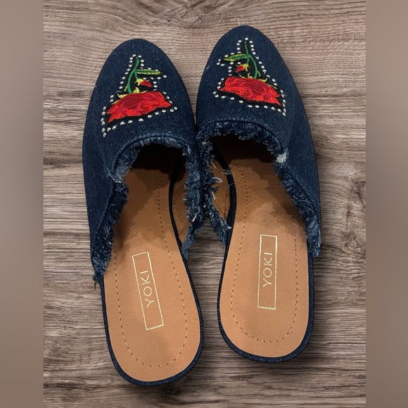 NIB Yoki denim embroidered rose slides.size 6.5 - Picture 2 of 5
